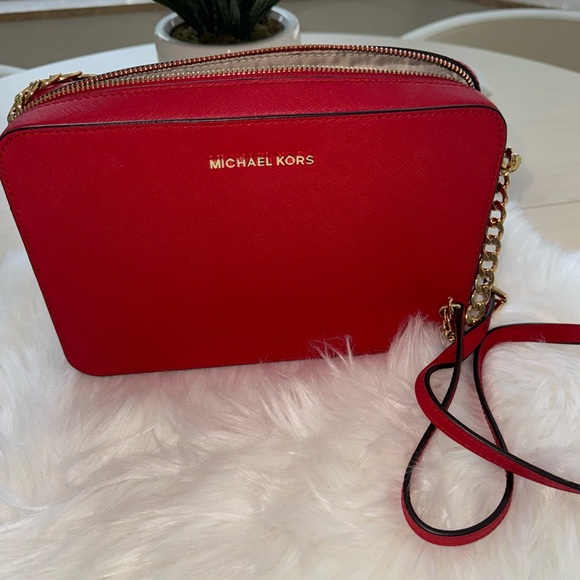 Michael Kors Handbags - Like New Michael Kors MK Crossbody.